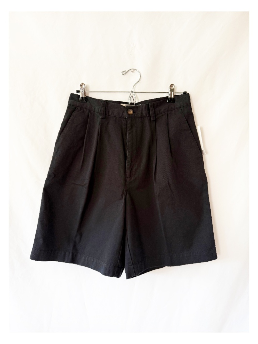 GAP Black Classic Pleated Chinos Shorts 10 Long NWT